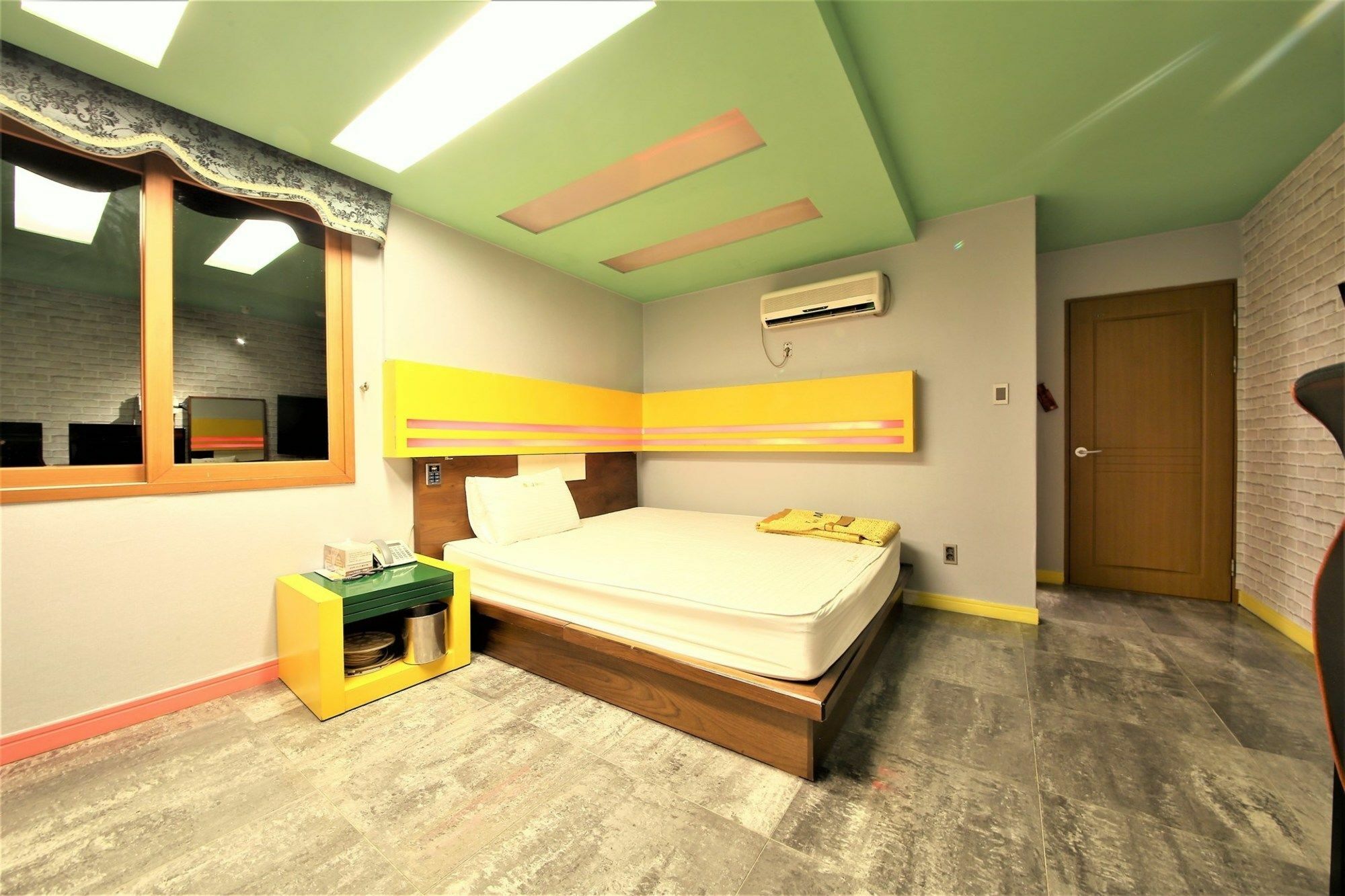 Sasang J Motel Luaran gambar